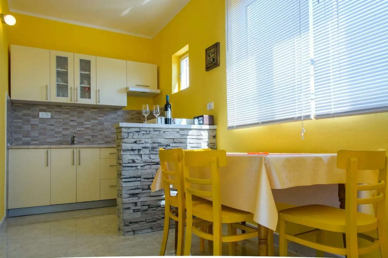 Apartment Milat Trogir